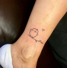 Mini baby Chicken Tattoo Cute Chicken Tattoo, Small Chicken Tattoo, Fragile Tattoo, 90s Baby Tattoo, Siblings Tattoo, Tattoo Prints