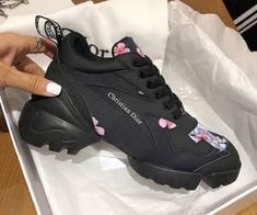 Dior Sneakers, Aesthetic Shoes, Swag Shoes, Dior Shoes, Best Sneakers, Dream Shoes, Luxury Shoes