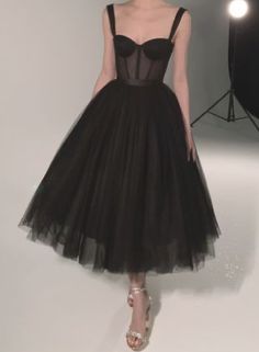 Tulle Prom Dress Black, Midi Dress Tulle, Black Tulle Prom Dress, Formal Dinner Dress, Black Formal Dresses, Graduation Party Dresses, Dress Graduation, Black Dress Formal, Prom Dresses For Teens