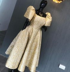 Gaun Koktail, Lace Dress Classy, Type Of Content, Lace Dress Design, Best African Dresses, Short African Dresses, Lace Gown Styles, Kente Styles, African Wear Dresses