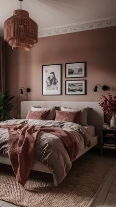 Coffee Coloured Bedroom, Cosy Romantic Bedroom, Mauve And Tan Bedroom, Cosy Bedroom Colour Schemes, Ideas For Behind The Bed, Rusty Pink Bedroom, Bedroom Ideas Colour, Warm Pink Bedroom, Pink And Wood Bedroom