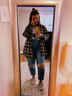 Plus Size Fall Outfit Sneakers, Trendy Casual Outfits Midsize, Tshirt And Jeans Outfit Midsize, Boyfriend Jeans Outfit Plus Size Casual, Size 20 Outfit Ideas, All Black Outfit Ideas Plus Size, Flannel Outfits Midsize, Hipster Plus Size Outfits, Plus Size Western Grunge