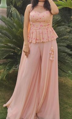 Palazzo Traditional Outfit, Plazo And Blouse Design, Newly Wed Outfits Indian, Palazzo Saree For Wedding, Wedding Outfit For Girls Indian, Palazzo Suits Indian Party Wear, Sharaaraa Design, Sharara From Saree, Plazo For Wedding