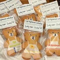 there are many cookies shaped like teddy bears