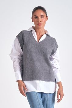 Elevate your workwear with the Essex Sweater Vest. This v-neck combo offers a classic yet unique touch to your professional ensemble. Its sweater vest design ensures you stay cozy while exuding confidence and style in any corporate setting. Cozy Womens Sweaters, Reversible Swimwear, Vest Designs, Hem Sweater, Plus Size Sweaters, Knit Vest, Trendy Fashion Women, Vest Top, Knit Tanks