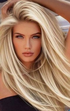 Caramel Blonde Hair, Haircut Tip, Blonde Hair Makeup, Textured Haircut, Natural Curls Hairstyles, Blonde Hair Looks, Long Blonde, Curly Hair Tips, Long Blonde Hair