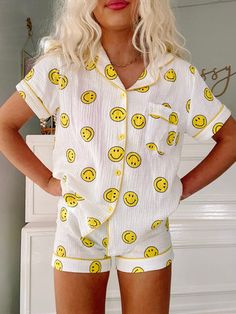 Cute Pjs, Preppy Summer Outfits, Cute Pajama Sets, Preppy Girl, Looks Party, Cute Lazy Outfits, Lazy Outfits, Smiley Faces, Cute Preppy Outfits