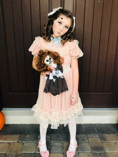 Child broken doll makeup Creepy Victorian Doll Costume, Creepy Doll Costume Makeup, Creepy Dolls Costume, Killer Doll Costume, Creepy Doll Costume For Kids, Dead Doll Costume, Haunted Doll Costume, Broken Doll Halloween Costume, Halloween Doll Costume