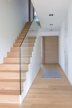 White Staircase, Stairs Design Interior, Glass Staircase, Stairway Design, Home Stairs Design, Staircase Railings, Interior Stairs