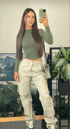 Green Outfit Aesthetic Winter, Bank Teller Outfit Business Casual, Mall Outfit Ideas Casual, Kakis Pants Outfit, Back To School Outfits, Casual Style Outfits