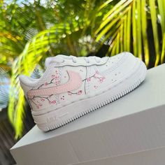 Air Force Baby, Baby Jordan Shoes, Custom Baby Shoes, Baby Pink Shoes, Air Force 1 Sneakers, Painted Sneakers, Creative Shoes, Pink Cherry Blossom