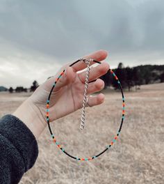 Western seed bead choker Western Beaded Bracelet Patterns, Southwestern Choker With Colorful Round Beads, Southwestern Style Colorful Beaded Choker Necklace, Seed Bead Choker Ideas, Beaded Choker Ideas, Western Choker Necklace, Western Jewelry Necklace, Western Fashion Jewelry, Beaded Chocker