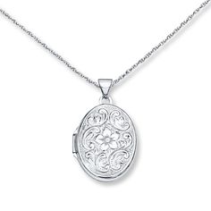 Locket Necklace Silver, Sterling Silver Locket Necklace, Silver Locket Necklace, Mommy Jewelry, Silver Ring Designs, Jewelry Advice, Oval Locket, Necklace Clasps, Silver Lockets