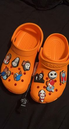 Cool Crocs, Orange Crocs, Crocs With Charms, Good Guy Doll, Purple Converse, Pretty Sneakers, Crocs Fashion, Mode Shoes, Cozy Shoes