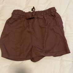 Brown Japra Shorts! -Size Small -Never Worn Before -Original Tag Is Ripped Off -The Cutest Shorts But They Don’t Match My Aesthetic Casual Brown Paperbag Waist Bottoms, Casual High Waist Brown Shorts, Brown Short Bottoms With Elastic Waistband, Brown Elastic Waistband Shorts, Casual Brown Shorts For Day Out, Short Brown Bottoms With Elastic Waistband, Short Brown Bottoms For Day Out, Brown Shorts With Elastic Waistband For Day Out, Summer Bottoms With Pockets In Brown