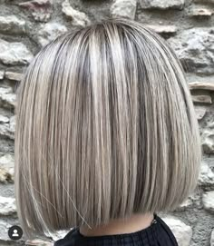 Pixie Undercut Hair, Pelo Color Ceniza, Dark Silver Hair, Mauve Makeup, Stylish Hair Colors, Hair Color Pictures, Hair Highlights And Lowlights, Grey Blonde Hair, Balayage Blond