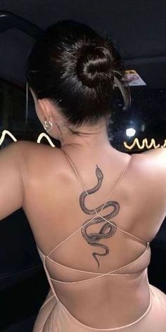 #BEAUTY, #RELATIONSHIPS #Fashion #Animals #Outfits #Winter Outfits #Animals Snake Spine Tattoo, Back Tattoos Spine, Tattoo Ideas Inspiration, Flower Spine Tattoos, Spine Tattoo Ideas, Tato Minimal, Forest Tattoos, Couple Engagement Pictures, Small Pretty Tattoos