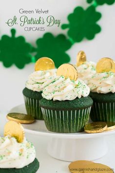 green velvet st patrick's day cupcakes on a cake plate