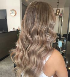 Honey Beige Hair Color, Champagne Bayalage Hair, Champagne Brown Hair, Light Beige Blonde Hair, Dark Beige Blonde Hair, Soft Light Brown Hair, Champagne Blonde Hair, Brunette Balayage, Natural Blonde