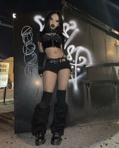 Goth Rave Outfits, Paznokcie Hello Kitty, Rave Fit, Techno Outfit, Rave Fits, Festival Rave Outfit, Goth Girl, Alt Fashion, Swaggy Outfits