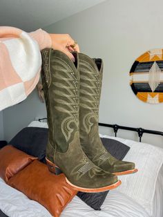 Square Toed Cowgirl Boots, Women’s Cowboy Boots, Cow Girl Boots, Cute Cowgirl Boots, Bota Country, Western Shoes, Mode Hippie, Western Wear Outfits