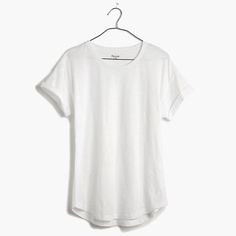 Bought The Wrong Size So I Never Wore This. Nwot. Family Picture Outfits, White Tee Shirts, White Crew Neck, Family Picture, Picture Outfits, Summer Family, Tees For Women, Look Chic, White Tshirt