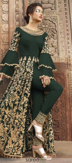 Green Long Frock Indian, Anarkali Suits Designer Latest, Orang India, Gaun Fashion, Lehenga Style, Bollywood Outfits, Designer Anarkali, Punjabi Suit