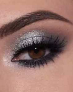 446K views · 33K reactions | A beautiful eye makeup look in grey🤩 | cosmetics | A beautiful eye makeup look in grey🤩 | By MetDaan Makeup | Do you guys love grey eye makeup looks? Cuz we have just t #макияж #макияжглаз #макияждляновичков #макияжглазпошагово #макияждляначинающих #макияждлянависшеговека #урокимакияжа Grey Black Eye Makeup, Bold Silver Eye Makeup, Grey Makeup For Brown Eyes, Shimmery Smokey Eye, Black And Grey Makeup Looks, Eye Makeup Grey Eyes, Eye Makeup For Gray Eyes, Gray Dress Makeup Look, Gray Eyeshadow Looks For Brown Eyes