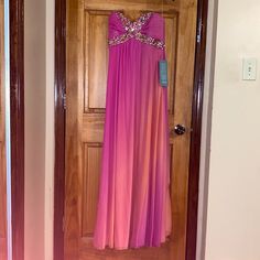 Brand New With The Tag! Has Never Been Used Or Worn. No Holes, Tears, Stains, Or Any Damage. Let Me Know If You Need More Pictures! Pink Maxi Dress For Spring Homecoming, Pink Sleeveless Maxi Dress For Homecoming, Peach Long Dress, Bright Orange Dress, Purple Short Dress, Strapless Silk Dress, Strapless Sundress, Floral Dress Formal, Paisley Fashion