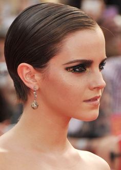 Short Hairstyles For Thick Hair, Slicked Back Hair, Funky Hairstyles, Slick Hairstyles, Penteado Cabelo Curto, Sleek Hairstyles, Wet Hair, Short Hairstyles For Women, Emma Watson