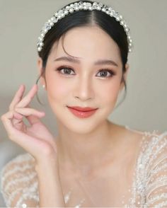 Wedding Hairstyles Korean Brides, Korean Bridal Makeup, Wedding Makeup Asian, Bride Makeup Asian, Korean Wedding Makeup, Bride Makeup Natural, Asian Wedding Makeup, Long Bridal Hair, Asian Bridal Makeup