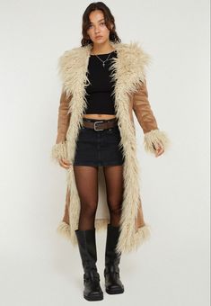 Fur Trimmed Coat Outfit, Styling Penny Lane Coat, Long Fur Trim Coat, Fur Trim Coat Y2k, Brown Afghan Coat Outfit, Penny Lane Jacket Outfit, Afghan Jacket Outfit, Penny Lane Jacket, Fur Trim Coat Outfit