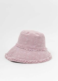 One size Chloe 2024, Louis Vuitton Hat, Louis Vuitton Pink, Women's Beanie, Pink Hat, Marie Antoinette, Hat Fashion, Chloe, Louis Vuitton