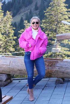 Women's Winter Fashion 2017 Women's Winter Fashion, Trip To Switzerland, Chicago Outfit, Pink Puffer Jacket, Jacket Outfit, The Alps, Fashion 2017