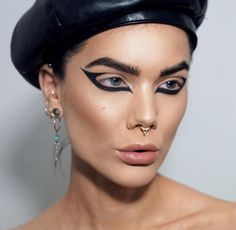 Eyeliner Products, High Fashion Makeup, Linda Hallberg, Graphic Eyeliner, Male Makeup, Creative Eye Makeup