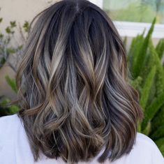 40 Short Hairstyles to Wear in Hot Summer Days in 2019 Brown Hair With Gray Highlights, Highlights To Blend Gray Hair Brunettes, Blending Gray Hair Brunettes, Hide Gray Hair With Highlights Brunettes, Rose Brunette, Fall Brunette, Painted Highlights, Grey Hair Transformation, Highlights Color