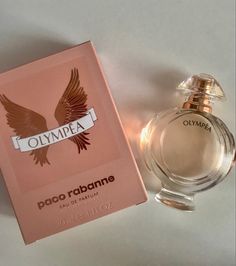 Perfumes Aesthetic, Passion Perfume, Perfume Wishlist, Carolina Herrera Perfume, Expensive Perfume, Perfume Collection Fragrance, Perfume Lover, Perfume Brands, School Life