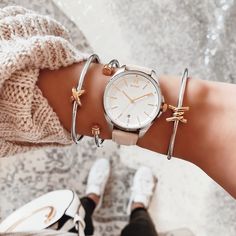 Coronada Blanc Mvmt Watches, Classic Jewelry Pieces, Unique Watches, Watches Women Leather, Smartwatch Women, Watches Luxury, Watches Women, Watch For Women, Classy Aesthetic