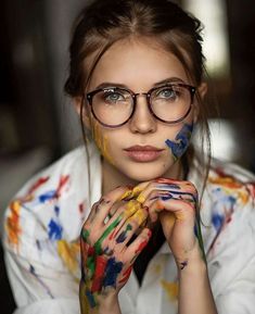 Woman-in-round-eyeglasses-covered-in-different-colours-of-paint Glasses Trends, Womens Glasses Frames, Fashion Eye Glasses, Womens Glasses, Eye Glasses, Glasses Frames