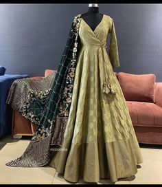 Designer Anarkali Dresses, Lehenga Designs Simple, Traditional Indian Dress, Long Dress Design, Red Lehenga