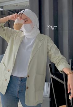 Hijab Minimalist Style, Rok Outfit, Hijabista Fashion, Street Hijab Fashion, Modern Hijab Fashion, Mode Turban, Muslim Outfits Casual, Muslim Fashion Hijab Outfits, Hijab Style Casual