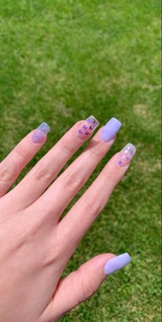 Cute Short Acrylic Nails Butterfly, Short Nail Designs With Butterflies, Purple Butterfly Nails Short Square, Nails Acrylic Butterfly Short, Acrylic Nails Light Purple Design, Purple Nails With Butterfly Design, Purple Nails Butterfly Short, Short Purple Nails With Butterflies, Short Acrylic Nails Butterflies