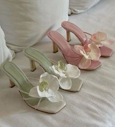 Pretty Heels, Flower Heels, Shoes Heels Classy, Heels Classy, Cute Heels, Girly Shoes, Shoe Inspo