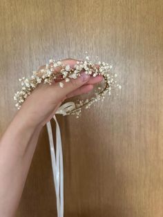 The white hair wreath of gypsophila SIZE Baby 6-12month Flower part length - 28 cm/ 11,02 "inches  With the tape behind, you can adjust the size Toddler 1y-3y  Flower part length - 35 cm/ 13,77 "inches  With the tape behind, you can adjust the size Child 3y-10y  Flower part length - 40 cm/ 15,74 "inches  With the tape behind, you can adjust the size Adult 10y+  Flower part length - 46 cm/ 18,11 "inches  With the tape behind, you can adjust the size  Dried flower, preserved flower Store in a dry Gypsophila Hair, Baby Breath Flower Crown, Baby Flower Crown, Beige Baby, Newborn Baby Girl Outfit, Flower Halo, Floral Halo, Parts Of A Flower, Flower Store