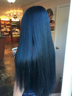 Blue Black Hair Extensions, Tinted Blue Hair, Subtle Blue Hair Brunette, Blue Black Long Hair, Outfits With Blue Hair, Blue Hair On Brown Skin, Bluish Black Hair, Deep Blue Hair Color, Indigo Blue Hair