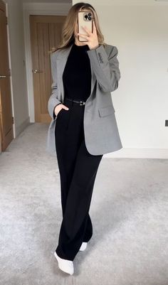 Aesthetic Lawyer, Blazer Outfits For Women, Gray Blazer, Chic Aesthetic, Blazer Outfit