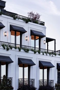 Modern Classical Architecture, Classic Facade, Classic Hotel, Hotel Exterior, Classic Building, Neoclassical Architecture, Exterior Wall Design, Casa Exterior