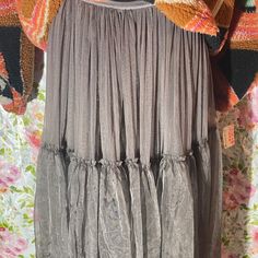 New W/O Price Tag Is An Overstock Outlet (Has Black Line Going Thru Cloth Label Name To Prevent Store Return) Authentic Brenda Knight For Free People Skirt - Anne Tulle Skirt - Truffle Color; Which Is A Dark Gray With A Hint Of Brown - Size Xs; Measures Approx. 29" Waist - Zippered W/ Eye Hook Closure - 3 Layers, Lace Mini Skirt, Nylon Mesh Lining, Tiered Ruffled Nylon Mesh Fall Tulle Maxi Skirt, Fall Tiered Tulle Maxi Skirt, Bohemian Tiered Tulle Skirt, Bohemian Midi Skirt For Party, Bohemian Full Skirt Bottoms For Party, Bohemian Pleated Skirt For Party, Bohemian Pleated Party Skirt, Bohemian Pleated Maxi Skirt For Party, Orange Maxi Skirt