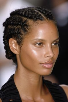 Braid your way to success in 2024!  59 inspiring braid hairstyles that not only look amazing but also protect your hair! ‍♀️] 👆 Click for more ideas！ French Braid Styles, Unique Braids, French Braid Hairstyles, Pelo Afro, Shoulder Length Hair Cuts, Girl Haircuts, Natural Hair Inspiration, Braids For Black Women, French Braid