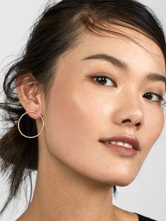 Earrings Asian, Minimalist Wedding Jewelry, Freshwater Pearl Drop Earrings, 18k Gold Earrings, Bridal Fashion Jewelry, Handmade Ideas, Facepaint, Gold Diamond Earrings, Earrings Hoop